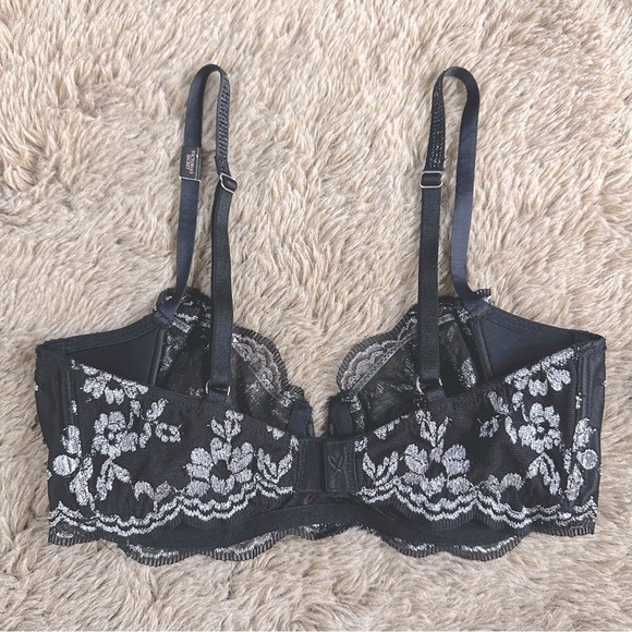 VS Lace Bra 32D - Picture 2 of 7
